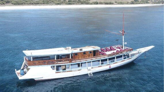 4 Pilihan Kapal Labuan Bajo: Pengalaman Wisata Bahari yang Tak Terlupakan