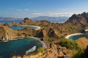 Ekowisata di Taman Nasional Komodo: Keseimbangan Antara Pariwisata dan Konservasi