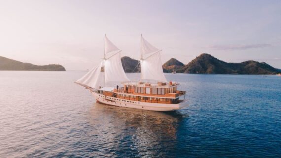 Life On Board: Mengapa Menyewa Kapal di Labuan Bajo Jadi Pilihan Wisata yang Tidak Terlupakan