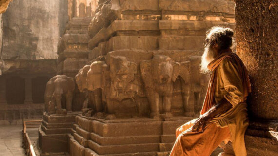 Mastering the Art of Being a Tour Guide: A Comprehensive Guide for Aspiring Professionals