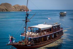 Exploring Komodo National Park: A Comprehensive Guide to the Best Boat Tours in Labuan Bajo